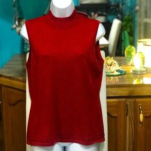 Sleeveless red sweater with metallic threads